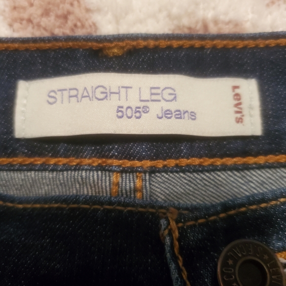 Women's sz 10 Levi's straight leg jeans - Picture 4 of 4
